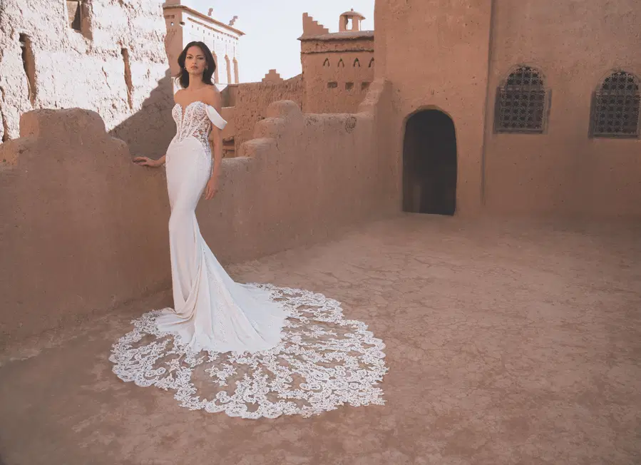 Tammy by Enzoani: Fit & Flare silhouette, sweetheart neckline, lace, chapel train