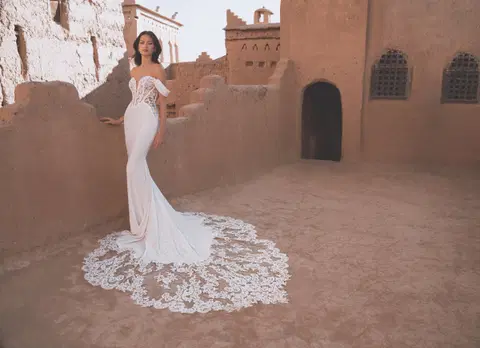 Tammy wedding dress by Enzoani, fit & flare, lace