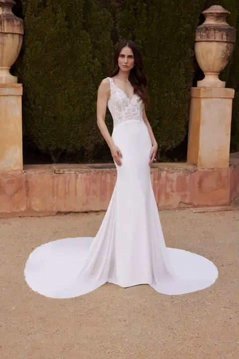 Luana wedding dress by Serravalle, trumpet, crepe