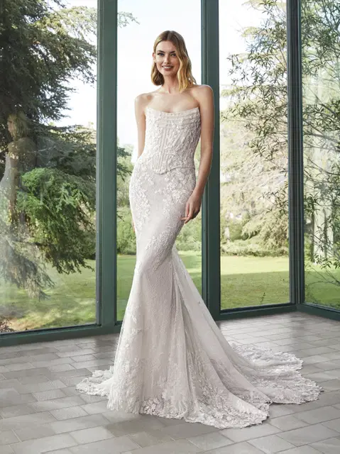 Thais wedding dress by Pronovias, mermaid, lace