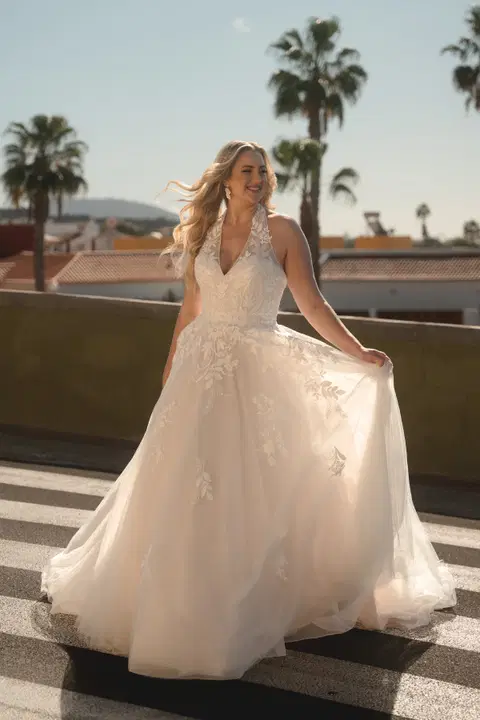 Style 90704 wedding dress by Diane Legrand, A-line, lace