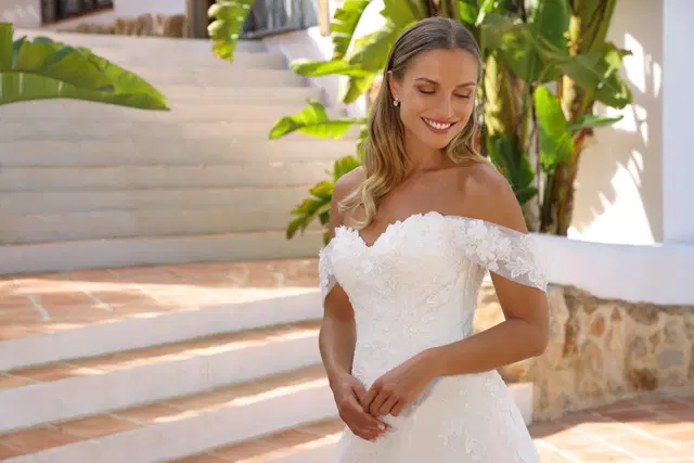 Ariana by Azuree Bridal - view 3 of 3