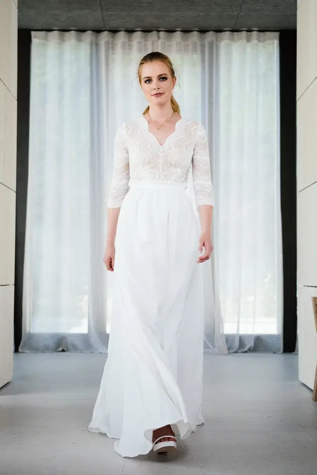 Langer Crepe-Rock S-1051 by KUESS die BRAUT: Two-Piece silhouette, V-neck neckline, three-quarter sleeves, crepe