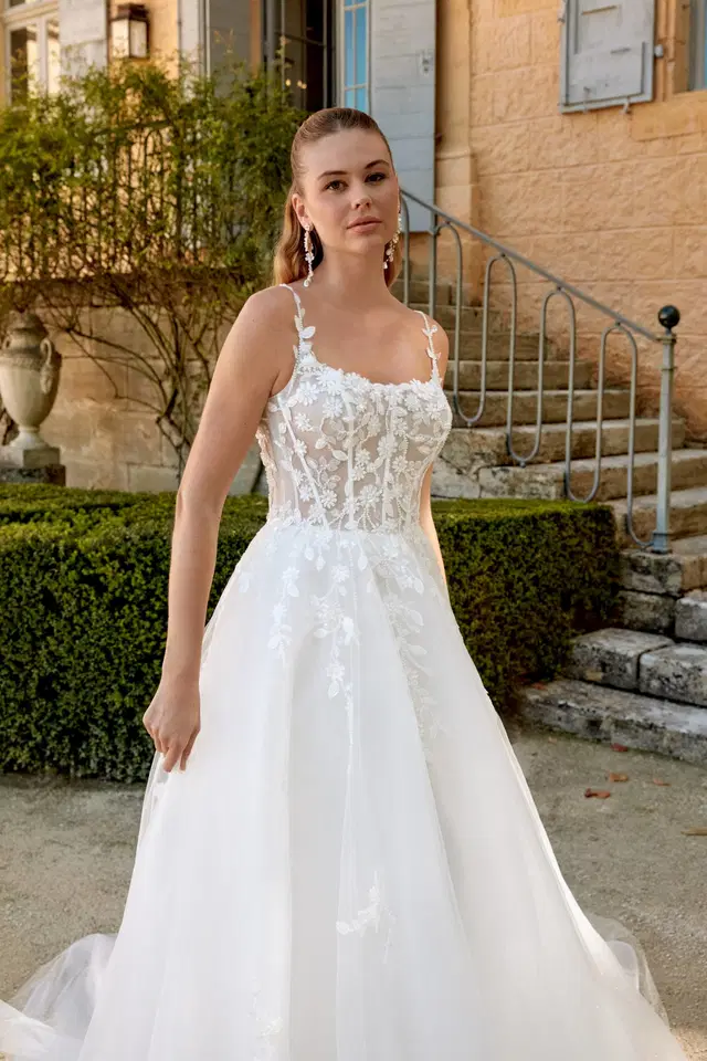 44573 by Sincerity Bridal: sweetheart neckline, sleeveless, lace