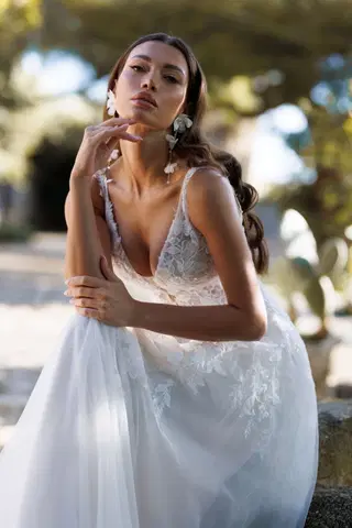 Lavonn by Jarice - view 5 of 5