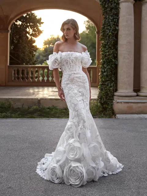 Allen wedding dress by Pronovias Privée, mermaid, lace