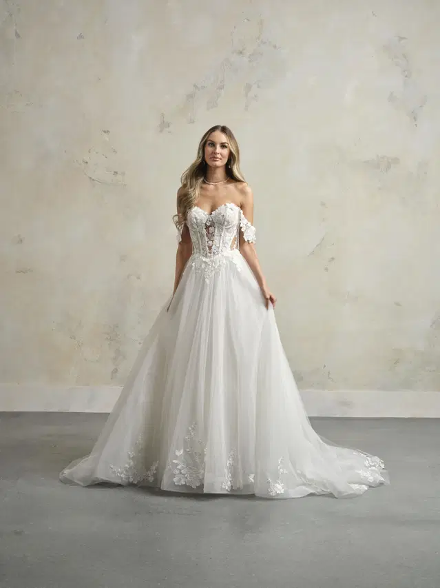 Angelette by Maggie Sottero: A-Line silhouette, sweetheart neckline, sleeveless, lace