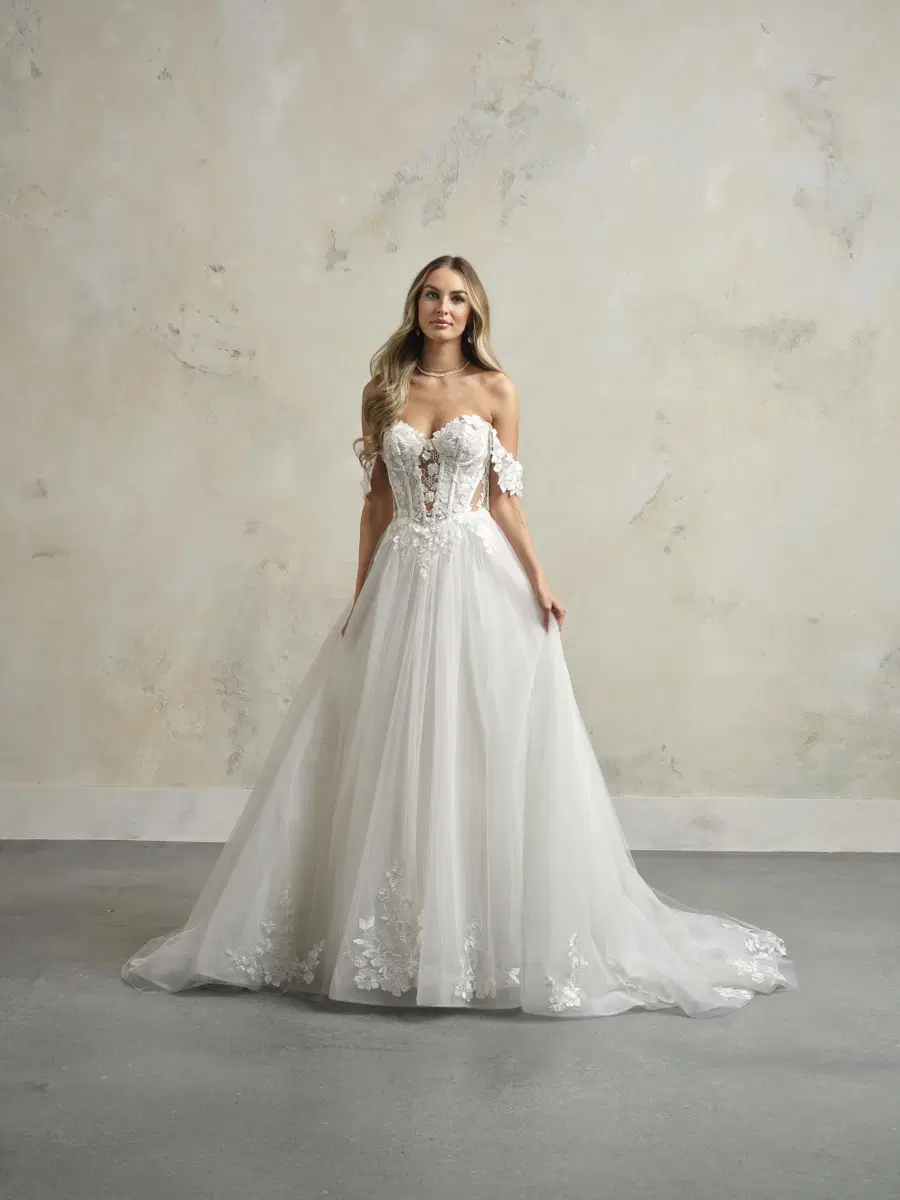 Angelette by Maggie Sottero: A-Line silhouette, sweetheart neckline, sleeveless, lace