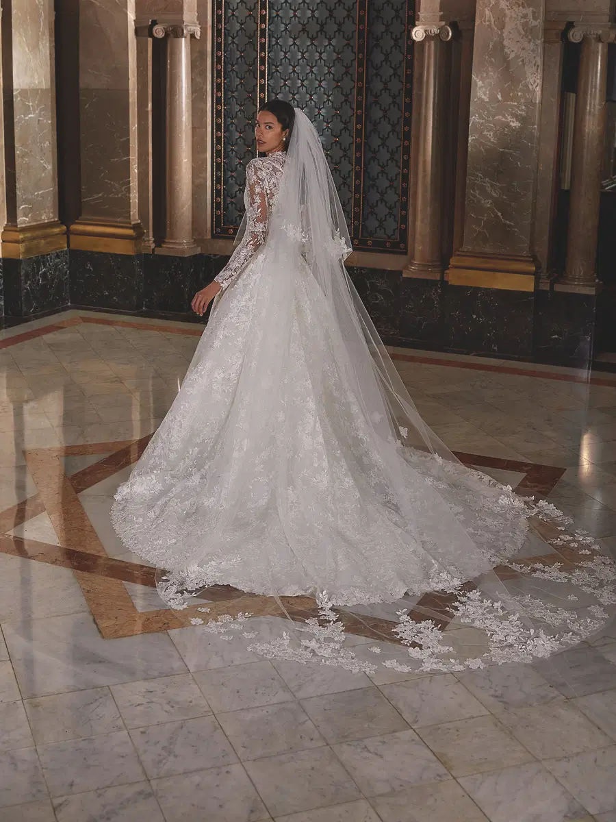 DP539 by Demetrios - view 3 of 8