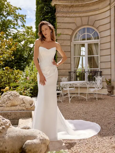Mallory wedding dress by Justin Alexander, trumpet, lace