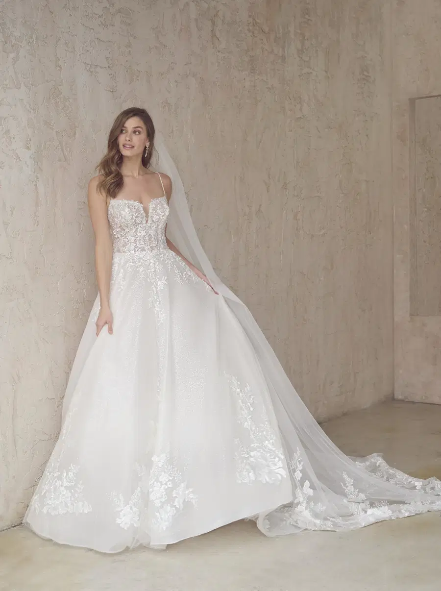 Casey by Maggie Sottero: A-Line silhouette, scoop neckline, sleeveless, lace