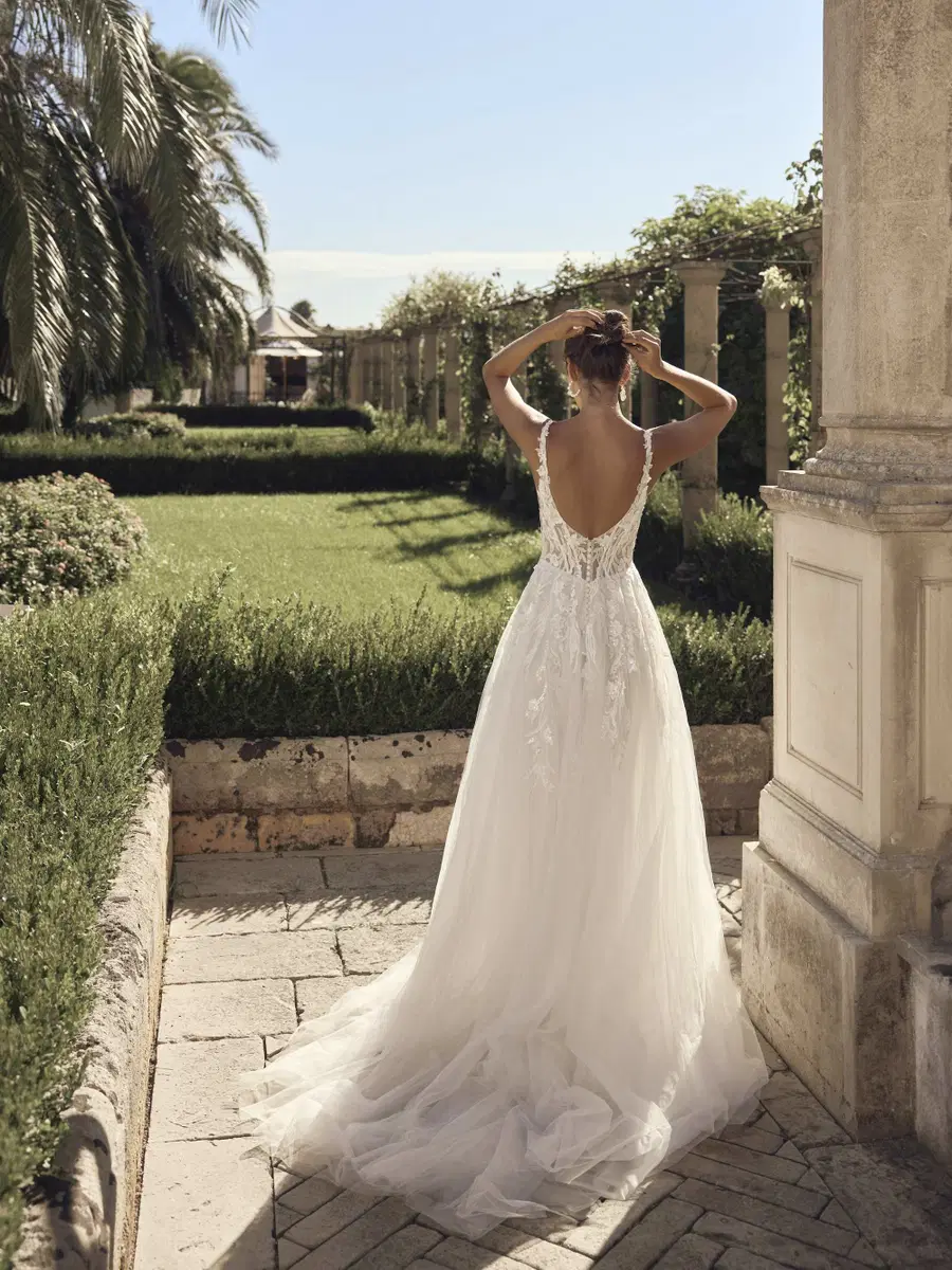 Mackenzie von Modeca Bridal - Ansicht 2 von 4