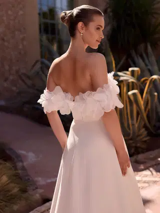 BETSI by Bianco Evento - view 4 of 6