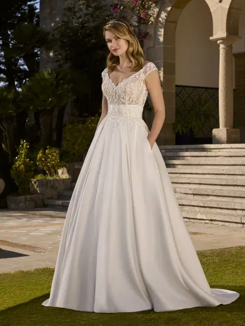 Jaslynn wedding dress by Ladybird, princess, lace