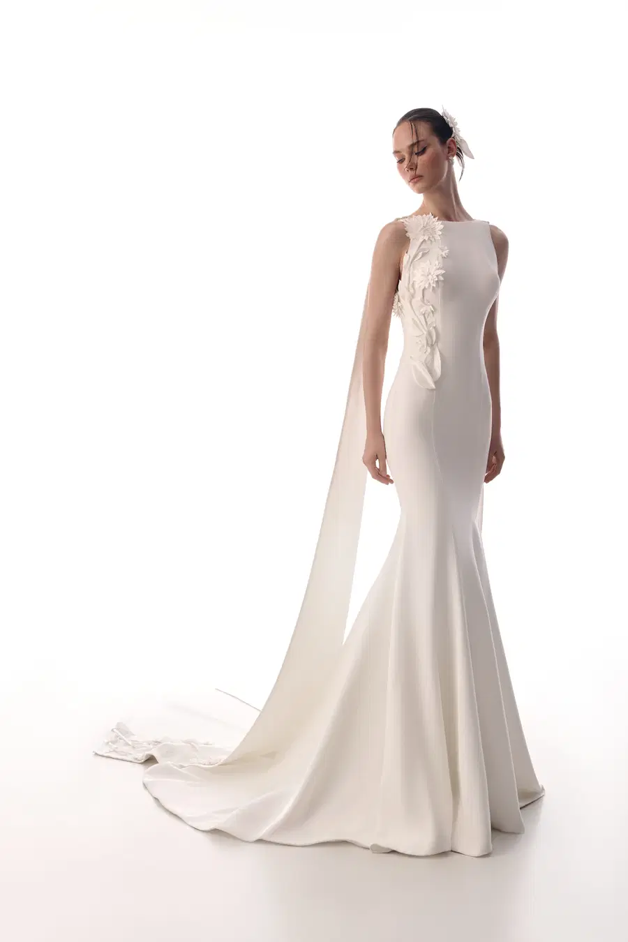 Jade by Innocentia: Fit & Flare silhouette, high / halter neckline, sleeveless, crepe