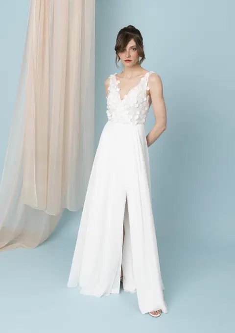 Million Leaves wedding dress by Kisui, A-line, tulle