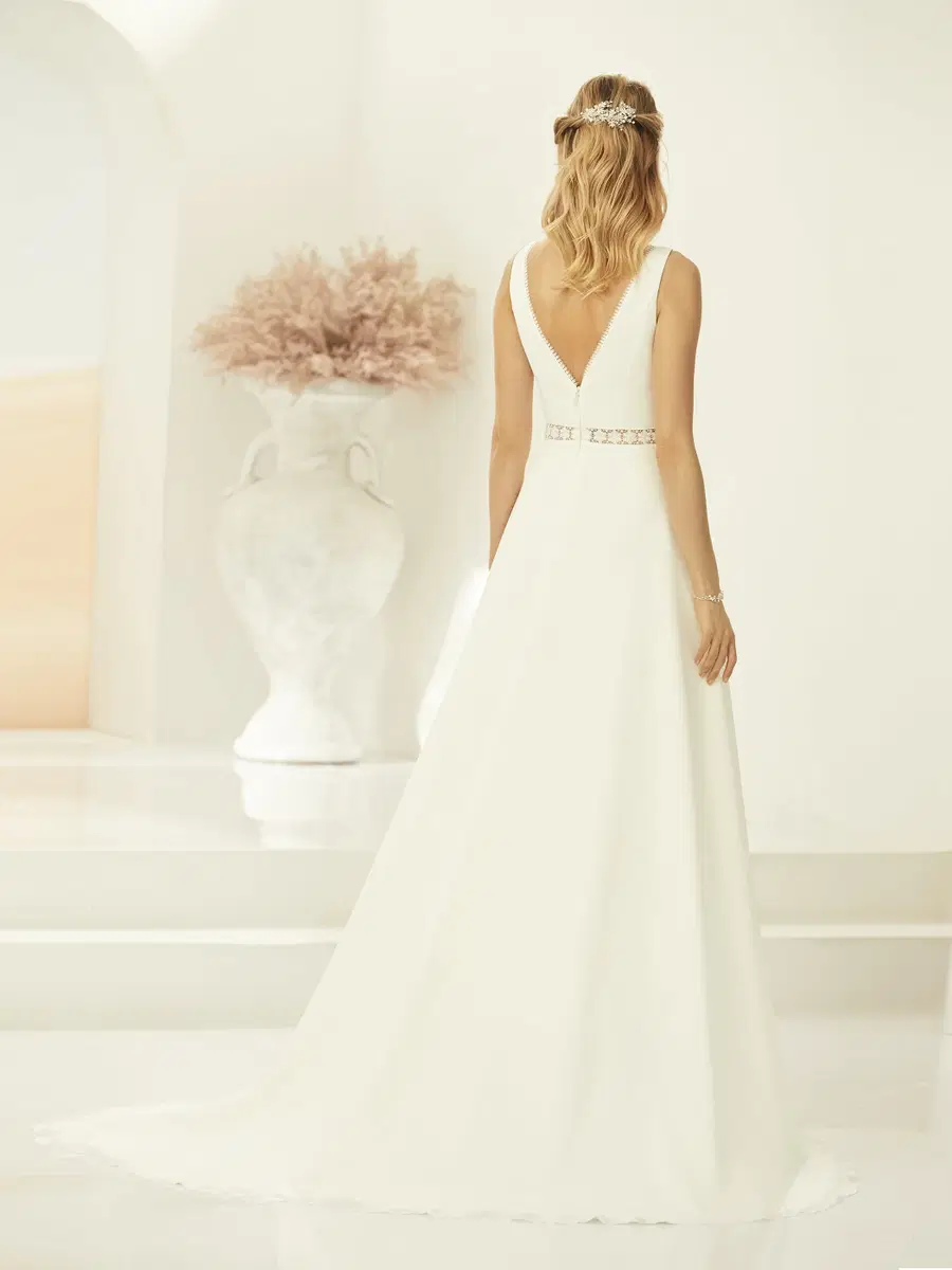 AZARIA by Bianco Evento - view 2 of 3