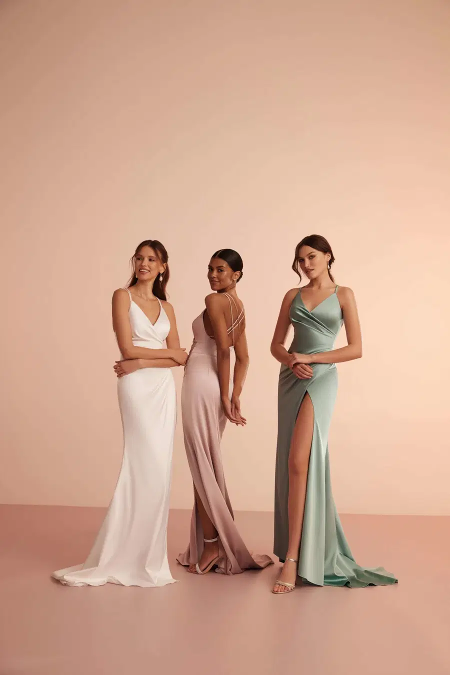 L432 by Ariamo Light: Trumpet silhouette, V-neck neckline, sleeveless, satin