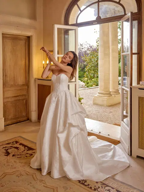 Mara wedding dress by Justin Alexander, ball gown, satin