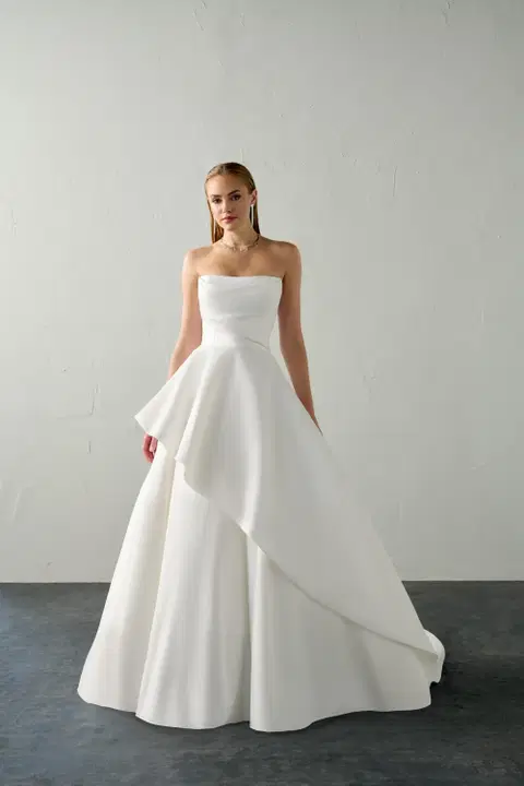 Swan wedding dress by Justin Alexander Signature, A-line, satin