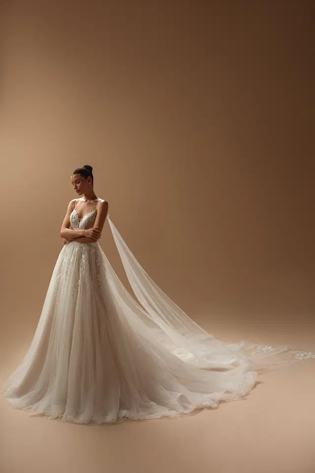Sophia by Ella Novia: Ball Gown silhouette, sweetheart neckline, sleeveless, tulle