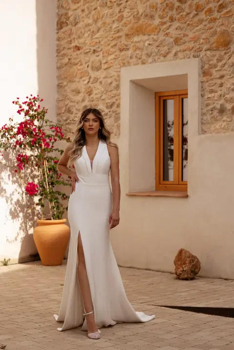 Anouk wedding dress by Laue, fit & flare, crepe