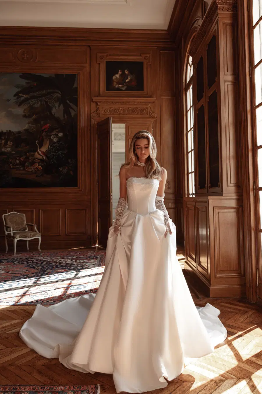 Gisela by Maks Mariano: Princess silhouette, straight neckline, sleeveless, lace