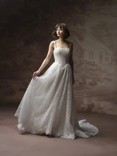 Autumn wedding dress by Maggie Sottero, A-line, lace
