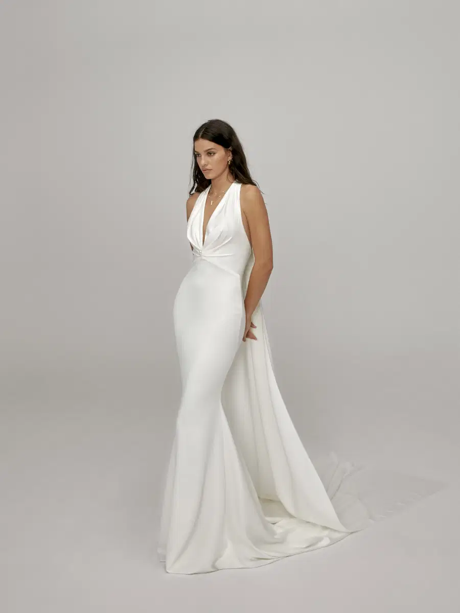 Vinson by Wona Concept: Mermaid silhouette, deep V-neck neckline, sleeveless, satin