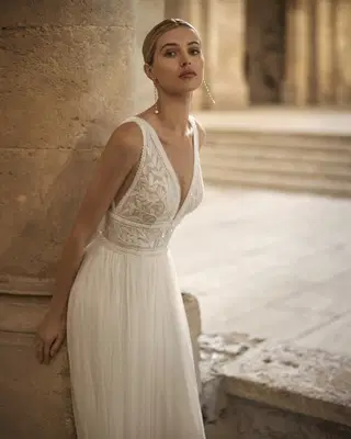 Lelia by Rosa Clara - view 3 of 4