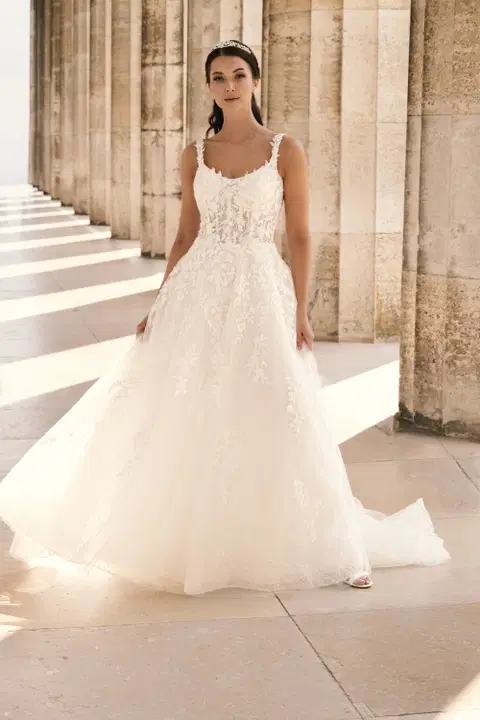 Cecilia wedding dress by Amo & Luv, A-line, lace