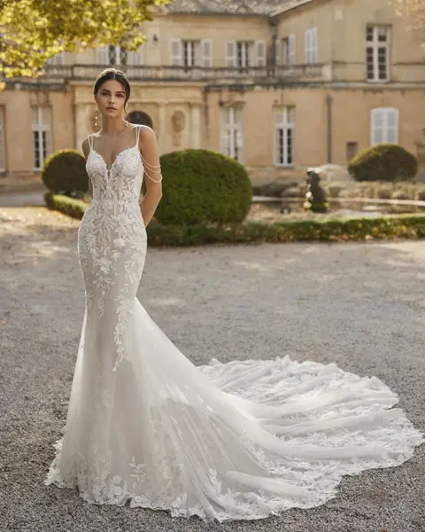 Victa wedding dress by Rosa Clara, mermaid, lace