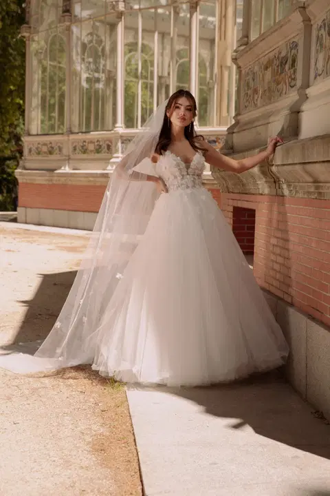 TO-2077T_W-810 wedding dress by Agnes, ball gown, tulle