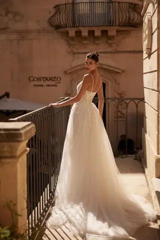 Savine by Anne Mariée - view 5 of 6