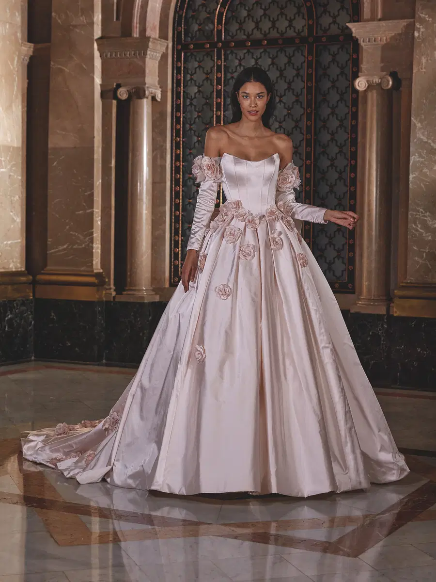 DP552 by Demetrios - view 3 of 8