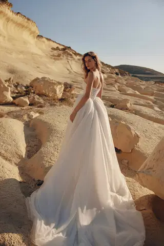 Topaz by Eva Lendel - view 4 of 4