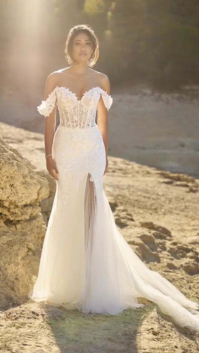 PU26511 by Pure by Très Chic: Fit & Flare silhouette, semi sweetheart neckline, sleeveless, tulle