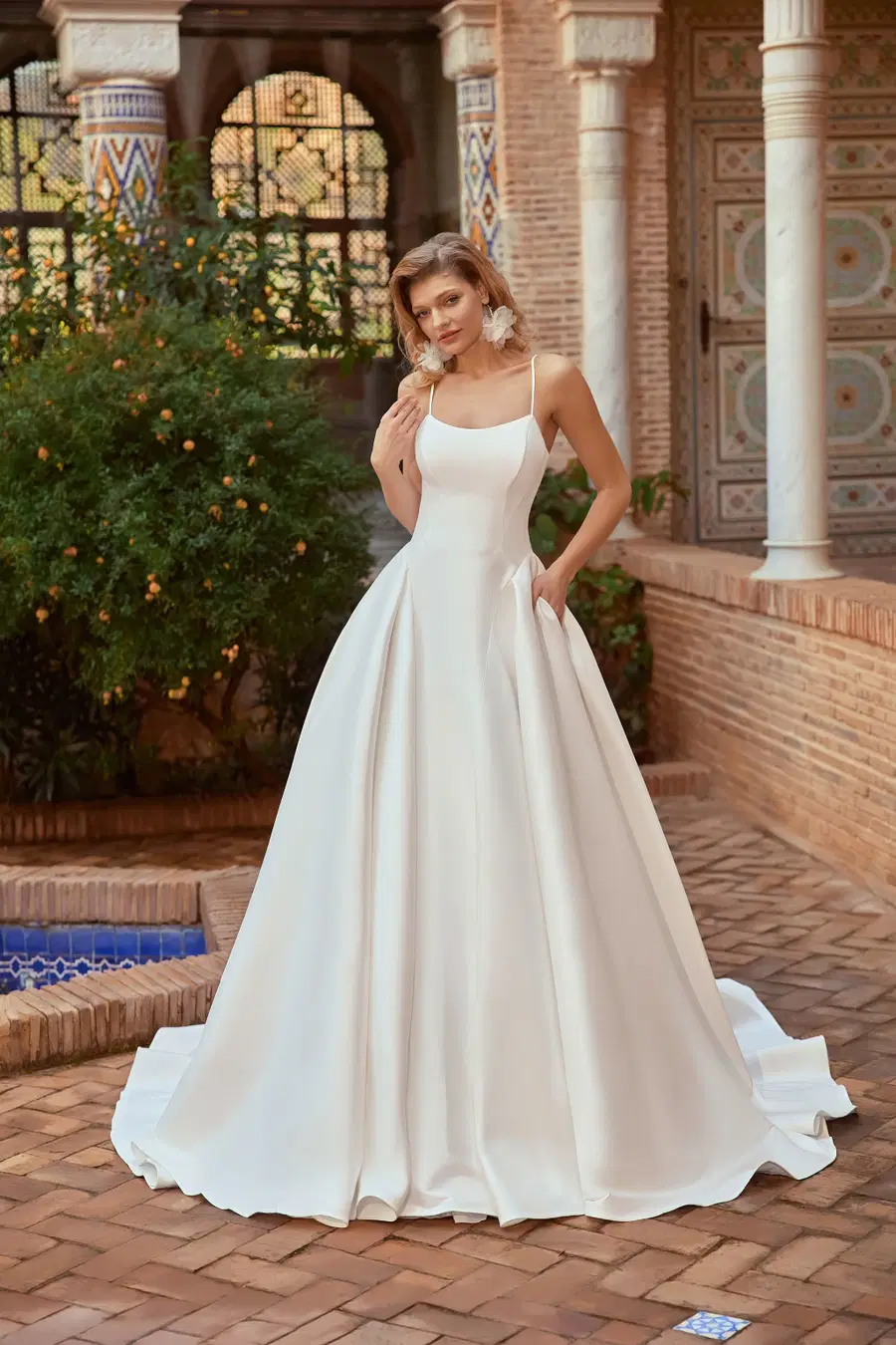 6465 by Daniela Di Marino: A-Line silhouette, scoop neckline, mikado