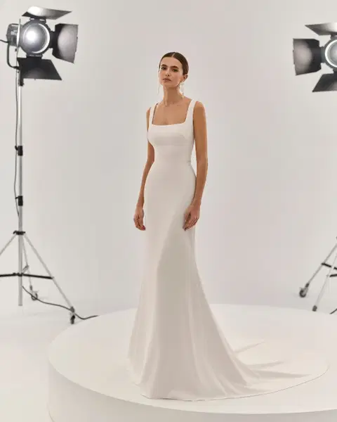 Seira wedding dress by Rosa Clara, mermaid, crepe