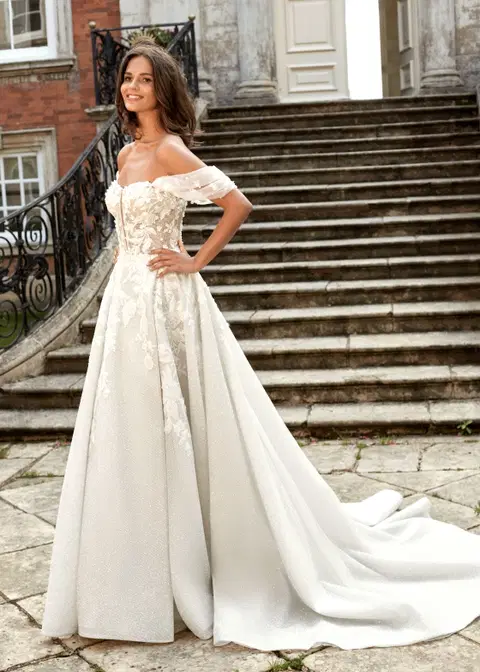 Precious wedding dress by Dando London, ball gown, tulle