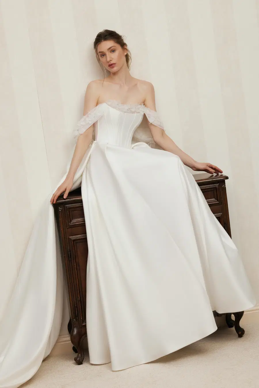 Dolores by Anne Mariée - view 2 of 4