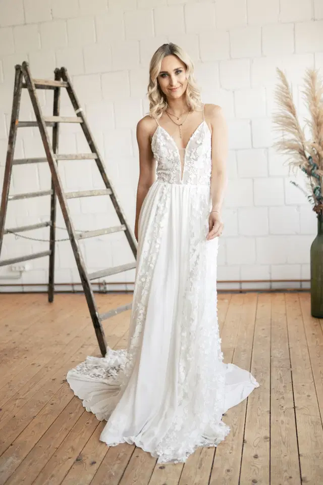 Bluebell by Malee: A-Line silhouette, deep V-neck neckline, sleeveless, chiffon
