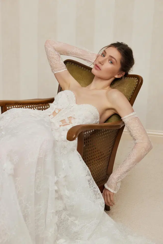 Daria by Anne Mariée - view 2 of 4