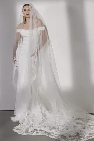 Sienna by Avenue by Josephine Scott - view 4 of 8