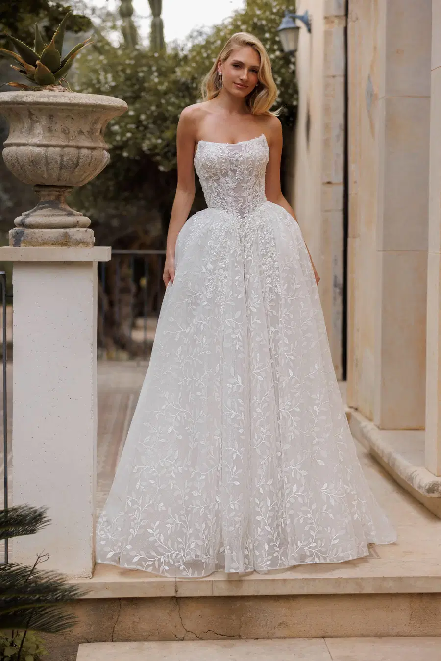 Kumbia by Jarice: Ball Gown silhouette, straight neckline, lace