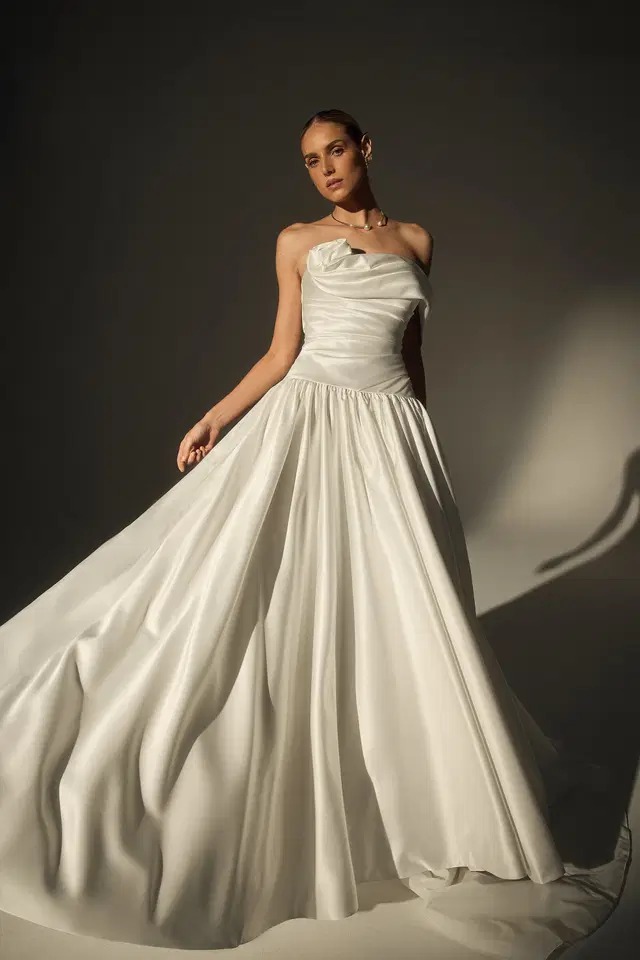 LE171-1 by Casablanca Bridal: straight neckline, sleeveless
