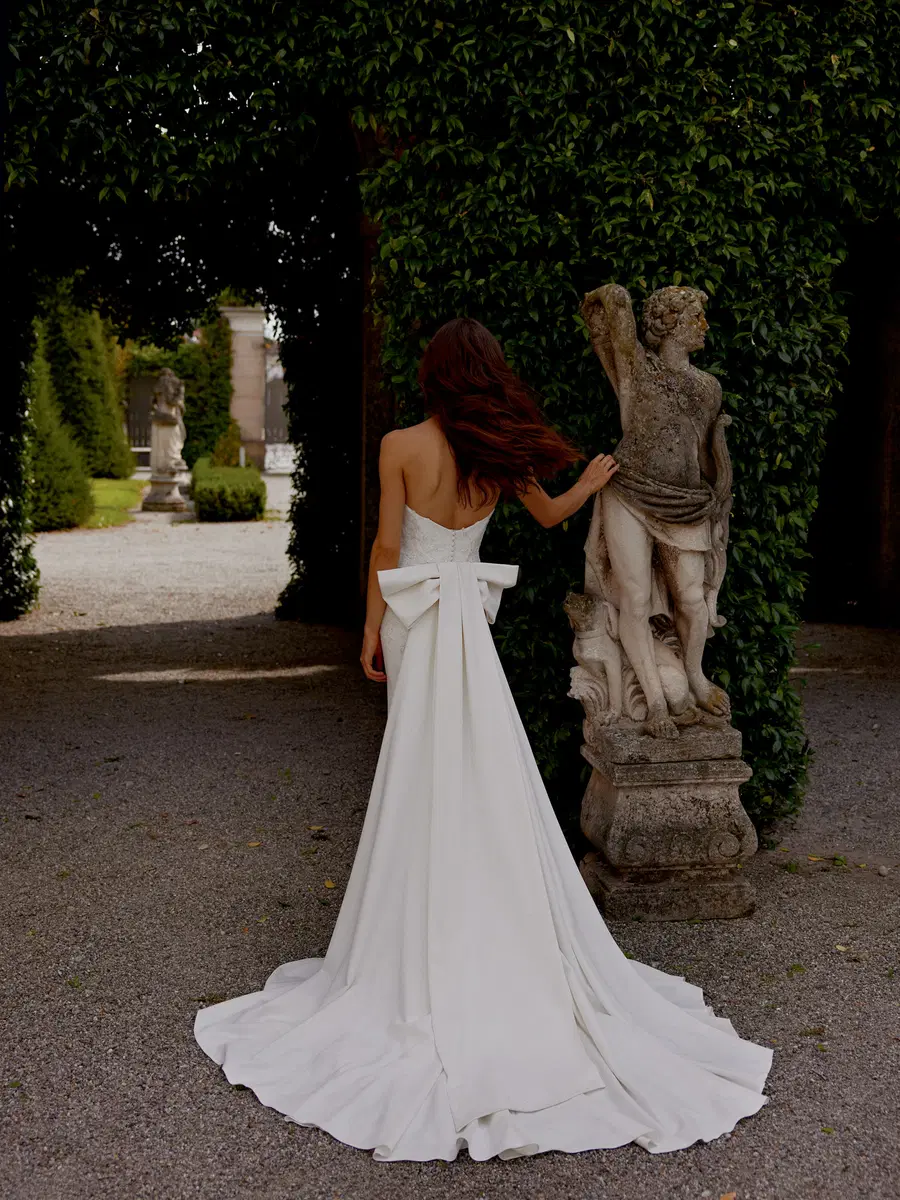Isdora by Justin Alexander - view 6 of 7