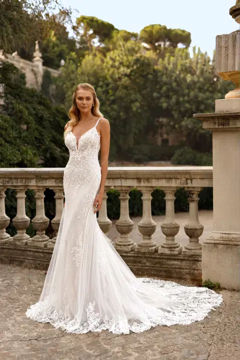 Style 8272 wedding dress by Monica Loretti, fit & flare, chiffon