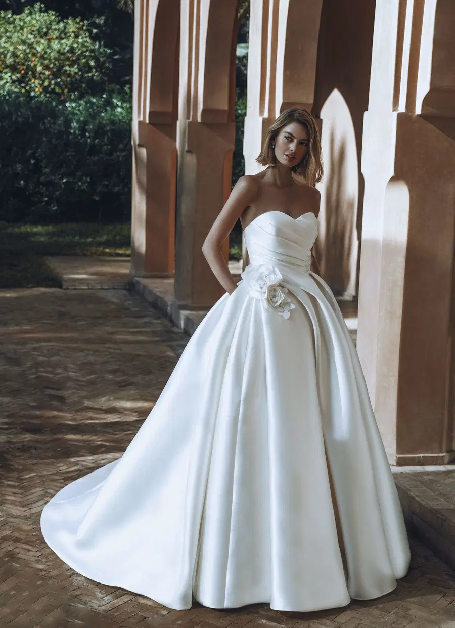 ULIANA by Enzoani - view 3 of 7