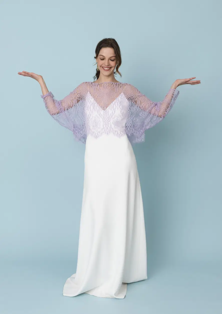 Cosy Lavender by Kisui: Straight silhouette, V-neck neckline, short sleeves, tulle